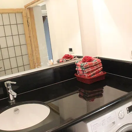 55 M2, 2 Yatak Odalı, 1 Banyolu Daire, Historical Center Bölgesinde *